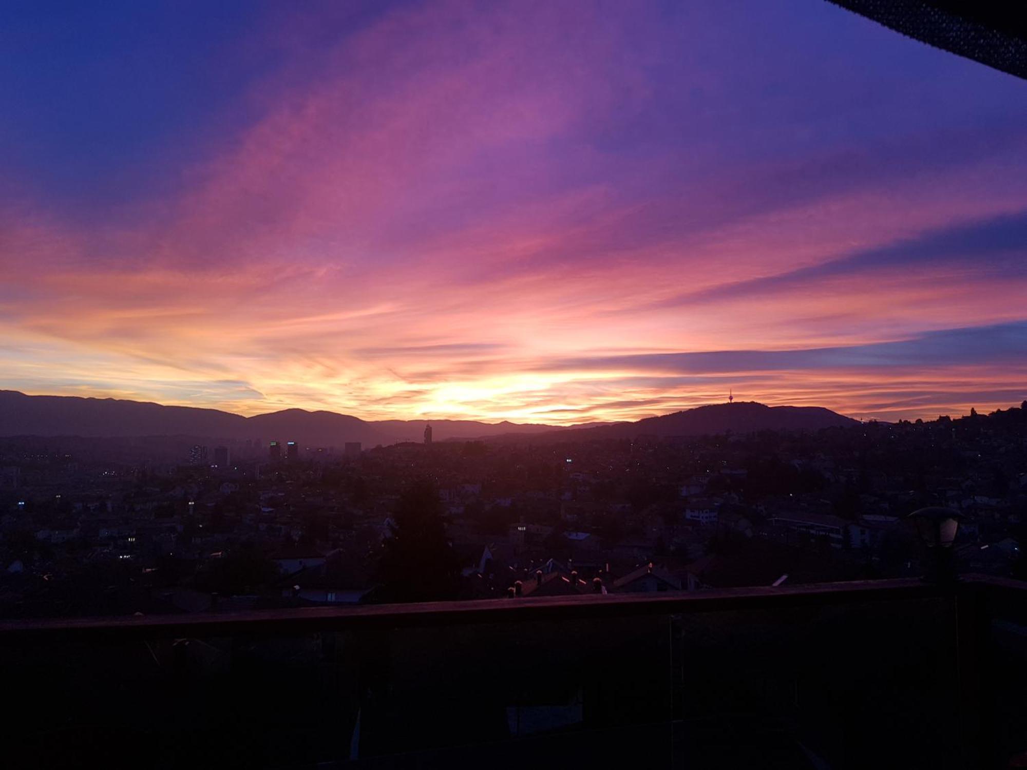 Sky View Apartment *